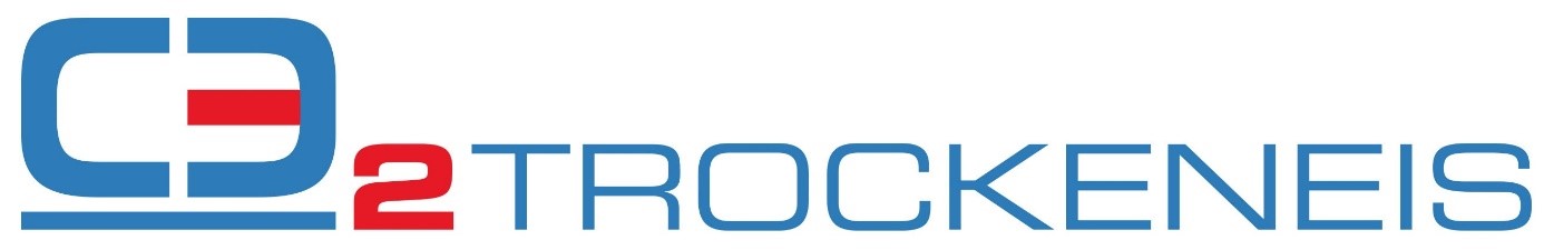 Logo mit den Buchstaben 'CE' in Blau und Rot, daneben der Schriftzug 'O2 TROCKENEIS' in Blau und Rot.
